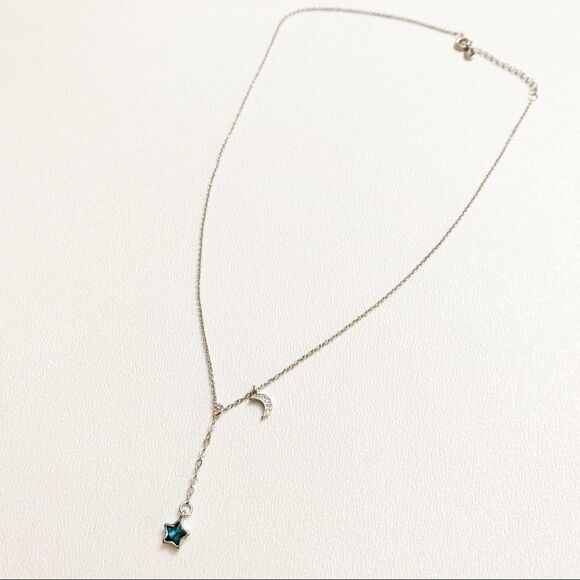 925 Sterling Silver Star and Moon Necklace (Q1) - Picture 5 of 8